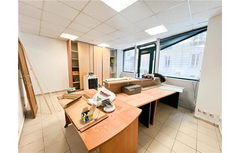 Location de bureau de 56 m² à Paris 17 - 75017 photo - 1