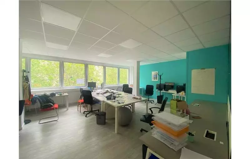 Location de bureau de 155 m² à Paris 19 - 75019