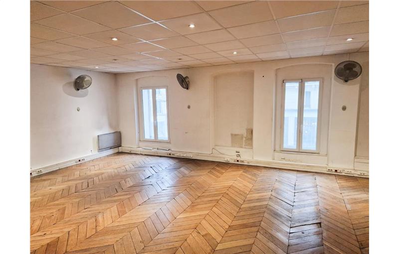 Location de bureau de 164 m² à Paris 3 - 75003 photo - 1
