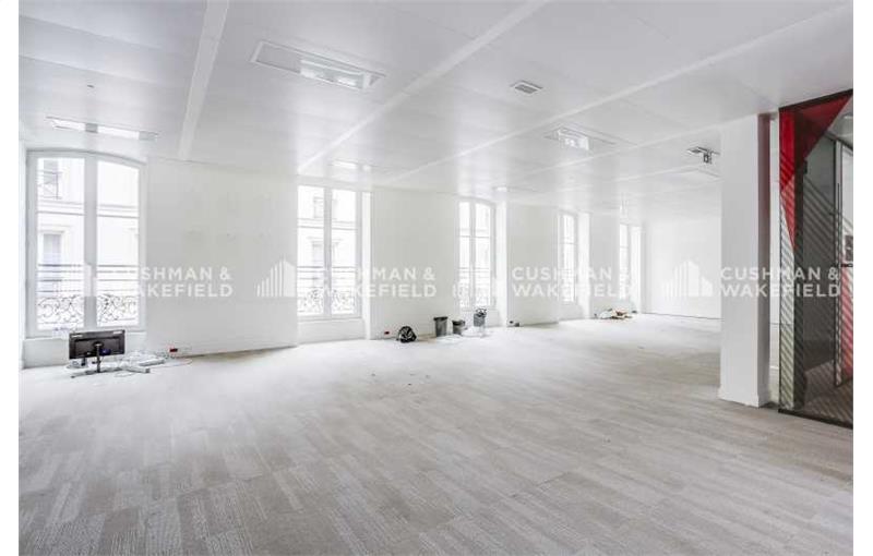 Location de bureau de 260 m² à Paris 8 - 75008 photo - 1