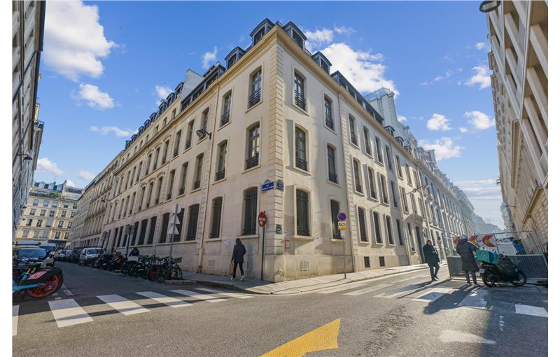 Location de bureau de 896 m² à Paris 8 - 75008 photo - 1