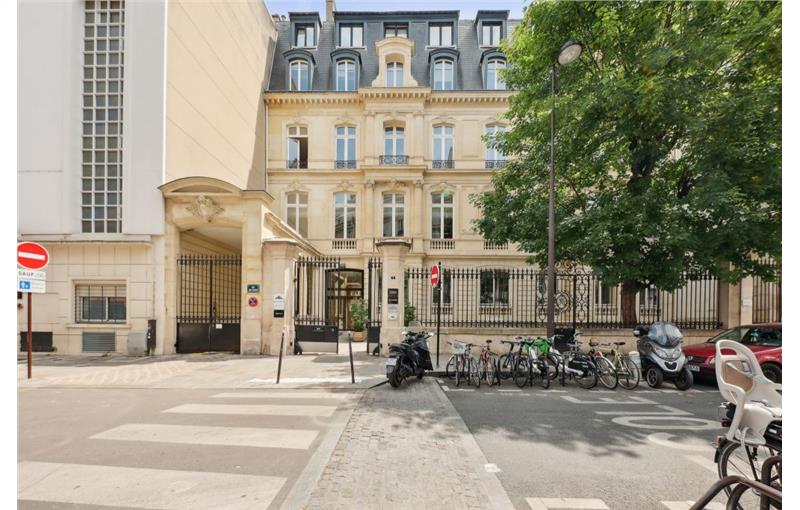 Location de bureau de 302 m² à Paris 8 - 75008 photo - 1