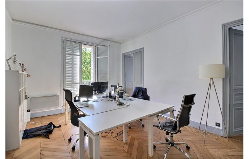 Location de bureau de 105 m² à Paris 8 - 75008 photo - 1