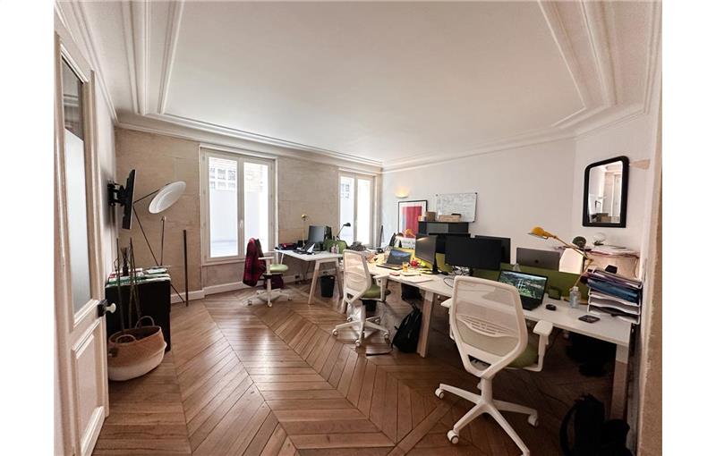 Location de bureau de 70 m² à Paris 8 - 75008 photo - 1