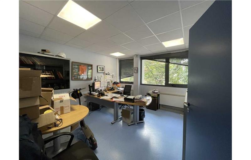 Location de bureau de 273 m² à Pau - 64000 photo - 1