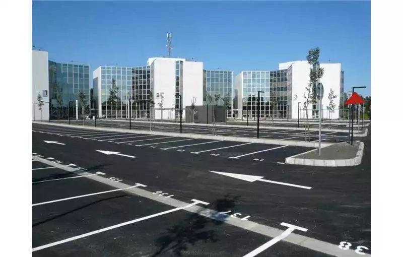 Location de bureau de 1804 m² à Pessac - 33600