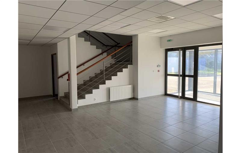 Location de bureau de 400 m² à Plonéour-Lanvern - 29720 photo - 1