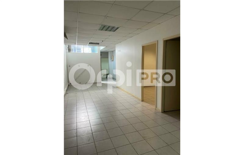 Location de bureau de 150 m² à Pointe-à-Pitre - 97110 photo - 1