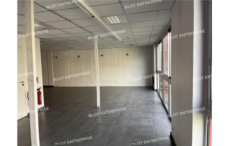 Location de bureau de 163 m² à Quimper - 29000 photo - 1