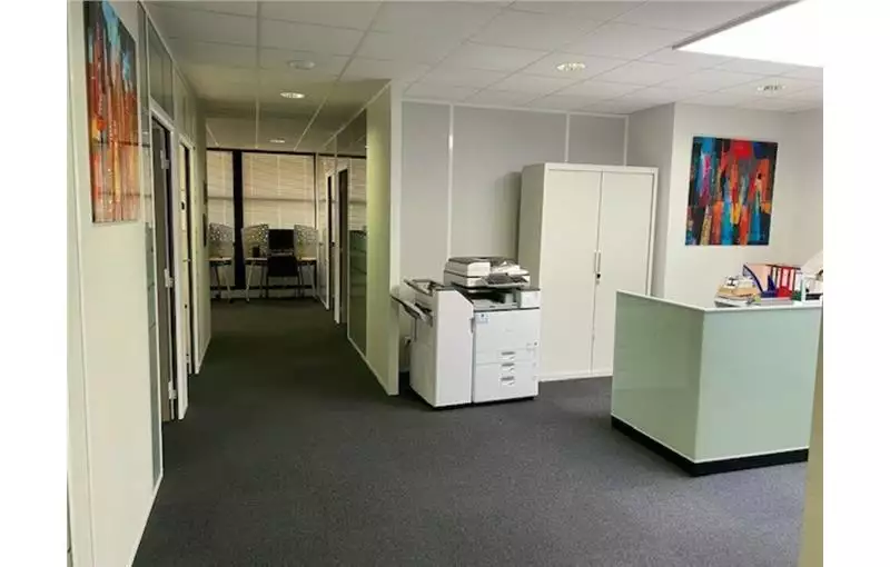 Location de bureau de 196 m² à Reims - 51100