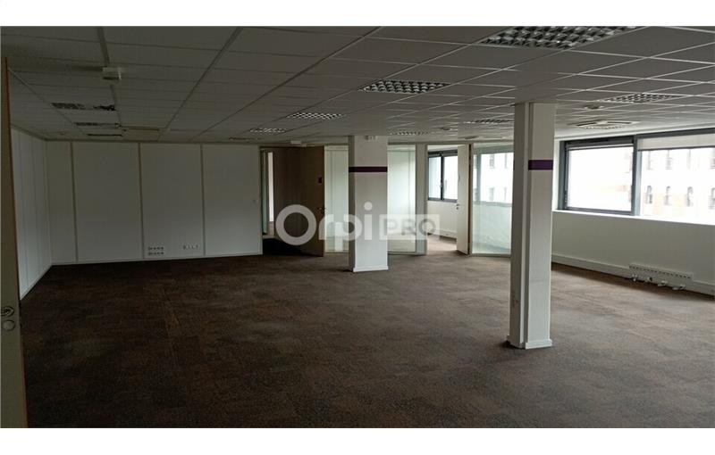 Location de bureau de 326 m² à Reims - 51100 photo - 1
