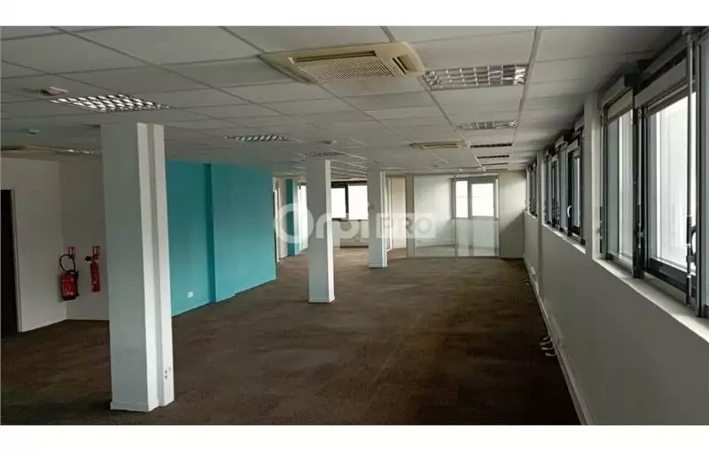 Location de bureau de 594 m² à Reims - 51100