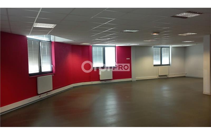 Location de bureau de 1 738 m² à Reims - 51100 photo - 1