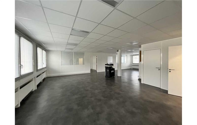 Location de bureau de 176 m² à Rennes - 35000 photo - 1