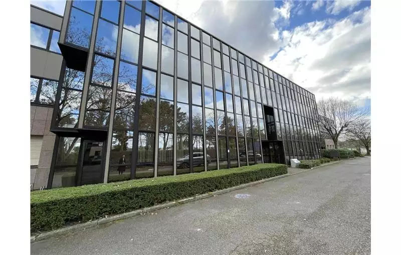 Location de bureau de 1623 m² à Rennes - 35000
