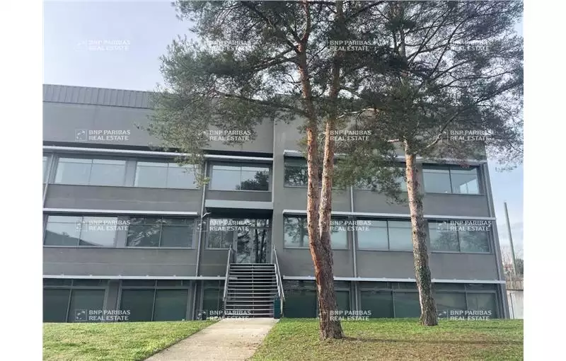 Location de bureau de 980 m² à Rillieux-la-Pape - 69140
