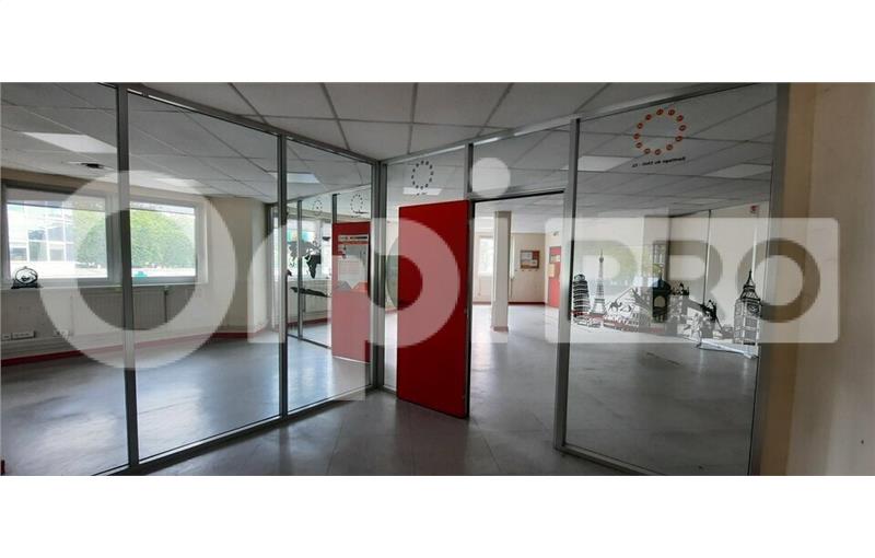 Location de bureau de 141 m² à Rillieux-la-Pape - 69140 photo - 1