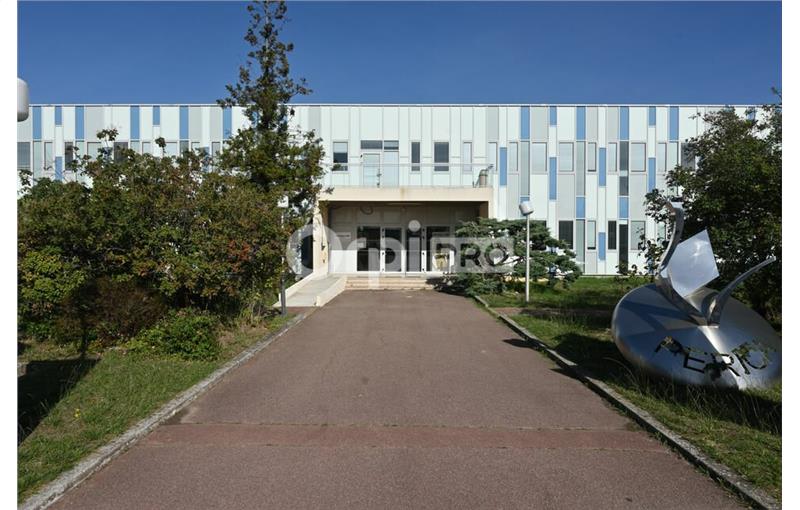 Location de bureau de 600 m² à Rillieux-la-Pape - 69140 photo - 1