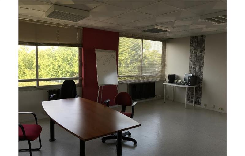 Location de bureau de 165 m² à Roubaix - 59100 photo - 1