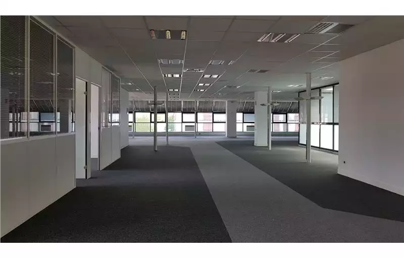 Location de bureau de 2502 m² à Rouen - 76000