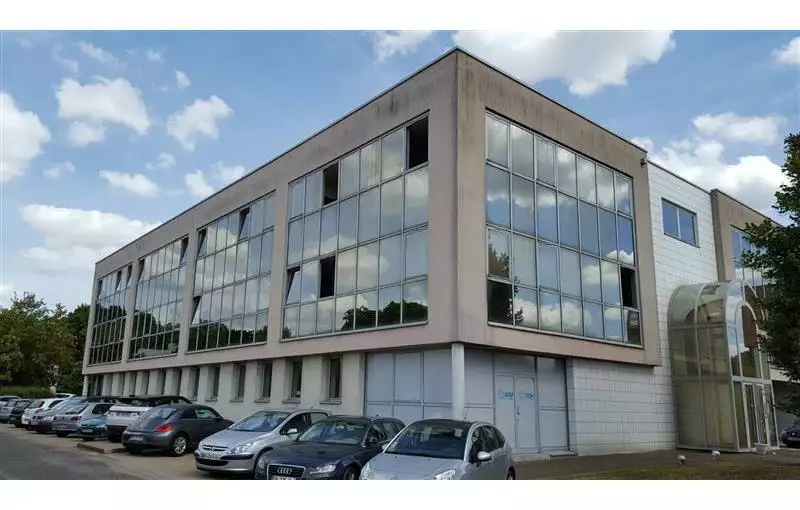 Location de bureau de 128 m² à Saint-Avertin - 37550