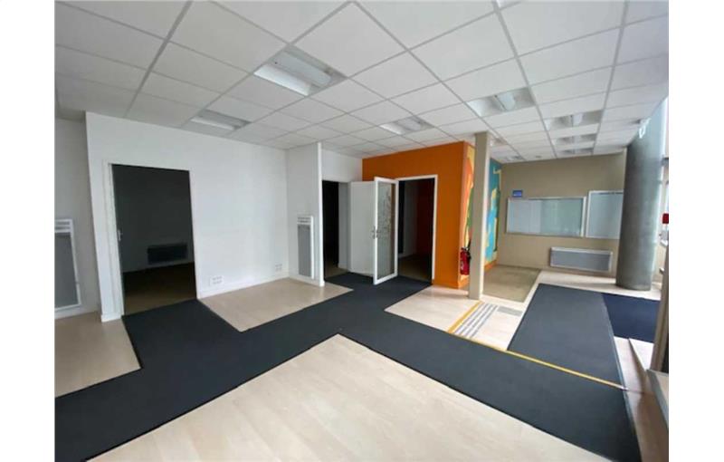 Location de bureau de 210 m² à Saint-Brieuc - 22000 photo - 1