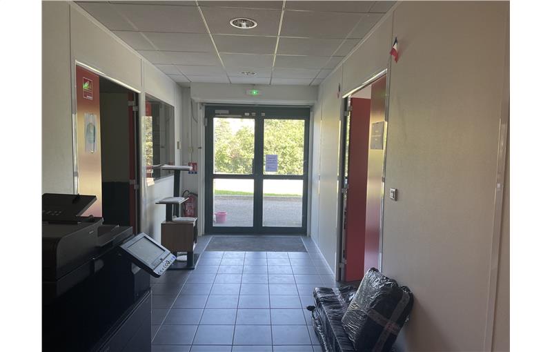 Location de bureau de 200 m² à Saint-Chamond - 42400 photo - 1