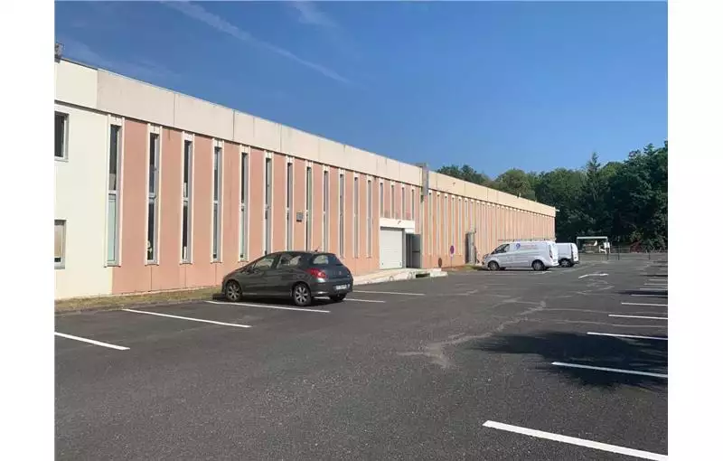 Location de bureau de 395 m² à Saint-Cyr-en-Val - 45590