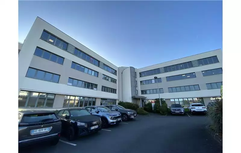 Location de bureau de 296 m² à Saint-Grégoire - 35760