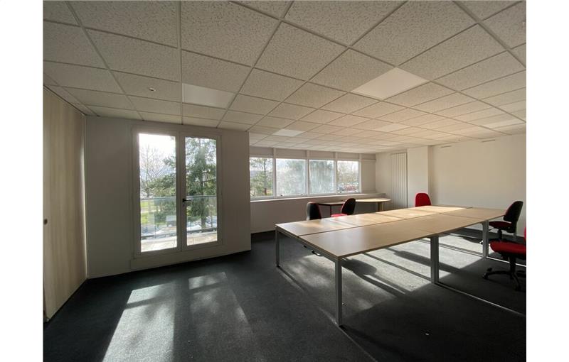 Location de bureau de 1 172 m² à Saint-Herblain - 44800 photo - 1