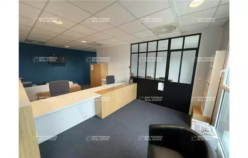 Location de bureau de 296 m² à Saint-Jacques-de-la-Lande - 35136