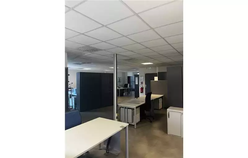 Location de bureau de 466 m² à Saint-Jacques-de-la-Lande - 35136