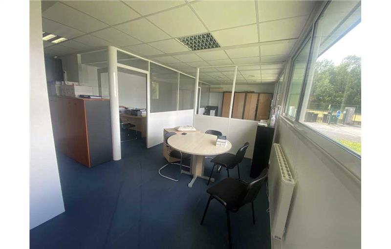 Location de bureau de 56 m² à Saint-Jean-d'Illac - 33127 photo - 1