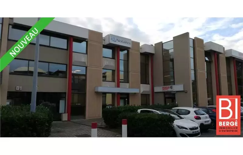 Location de bureau de 147 m² à Saint-Laurent-du-Var - 06700