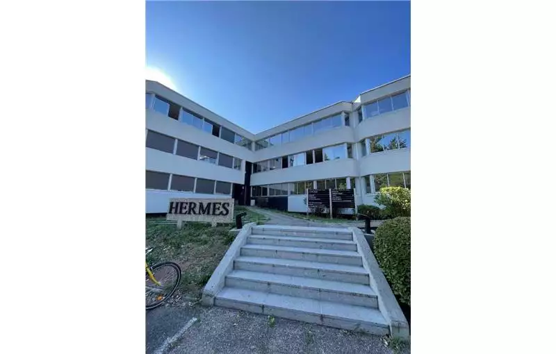 Location de bureau de 76 m² à Saint-Martin-d'Hères - 38400