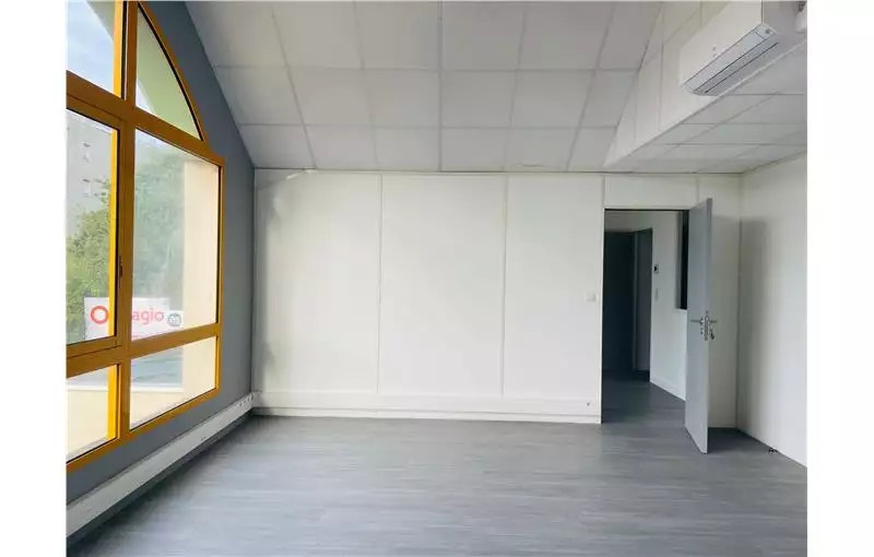 Location de bureau de 140 m² à Saint-Nazaire - 44600