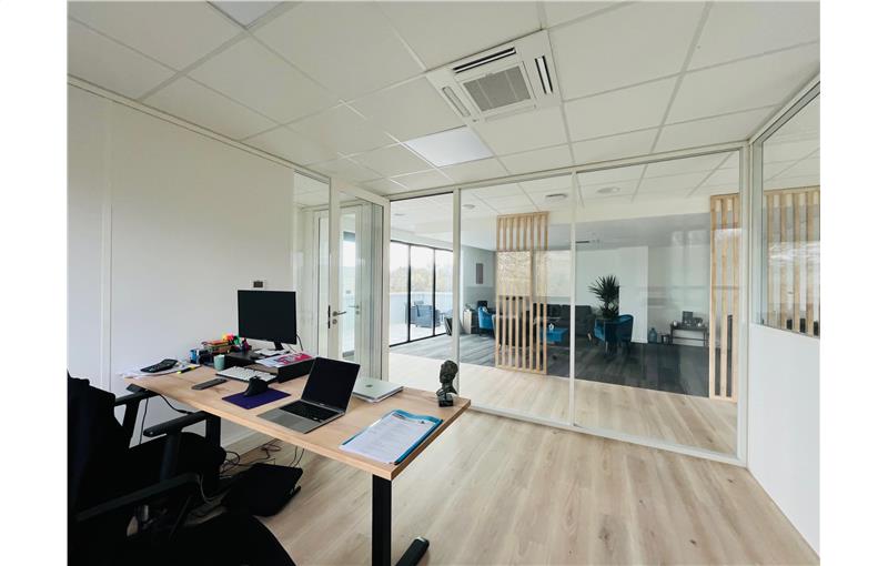 Location de bureau de 350 m² à Saint-Nazaire - 44600 photo - 1