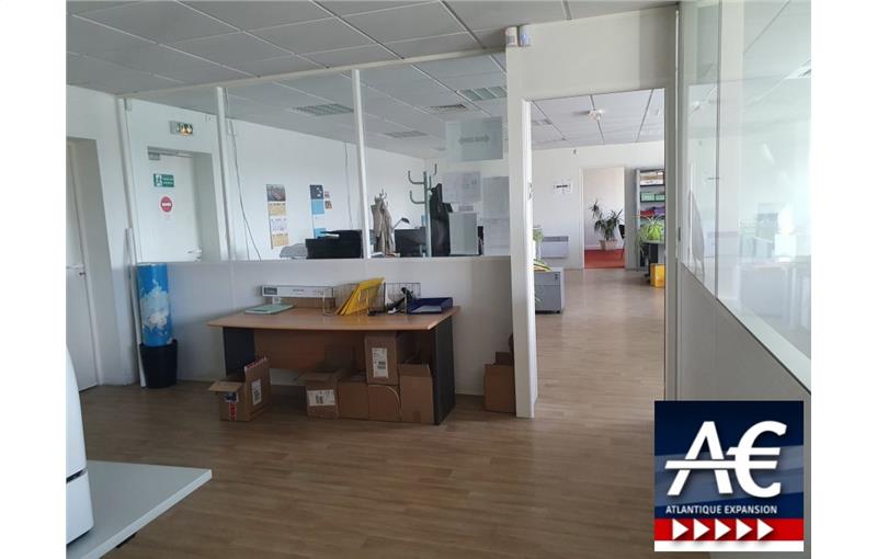 Location de bureau de 375 m² à Saint-Nazaire - 44600 photo - 1