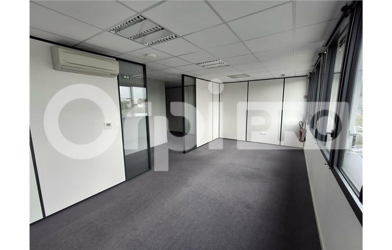 Location de bureau de 210 m² à Saint-Nazaire - 44600 photo - 1
