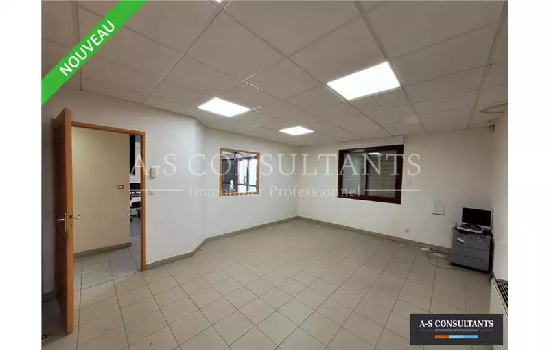 Location de bureau de 260 m² à Saint-Pierre-de-Boeuf - 42520
