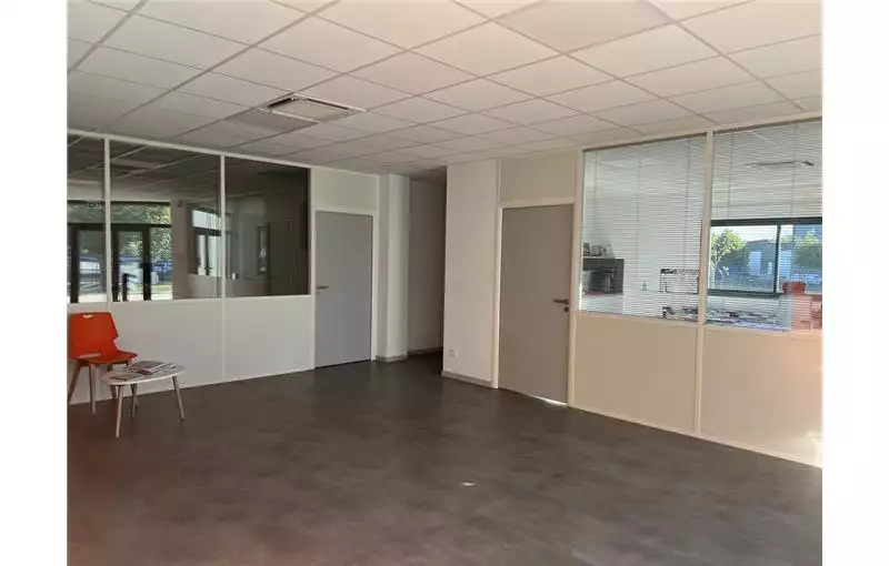 Location de bureau de 278 m² à Saint-Pierre-des-Corps - 37700