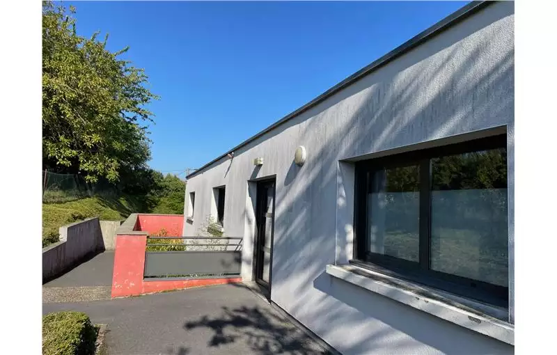 Location de bureau de 125 m² à Saint-Quentin - 02100