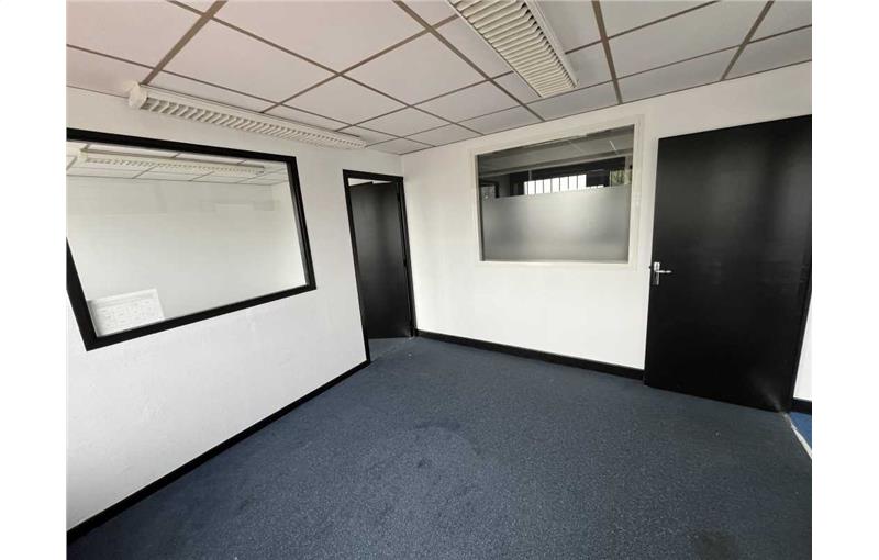 Location de bureau de 626 m² à Seclin - 59113 photo - 1