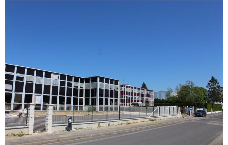 Location de bureau de 394 m² à Senlis - 60300 photo - 1