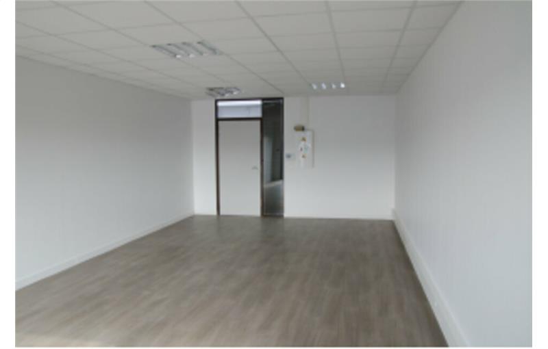 Location de bureau de 40 m² à Serris - 77700 photo - 1