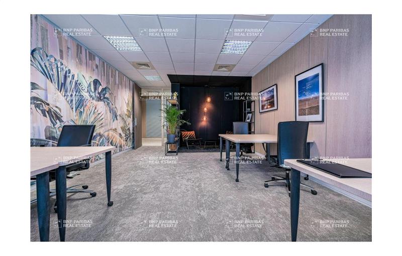 Location de bureau de 2 670 m² à Serris - 77700 photo - 1