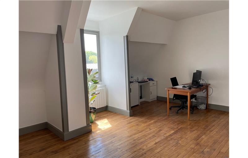 Location de bureau de 304 m² à Soissons - 02200 photo - 1