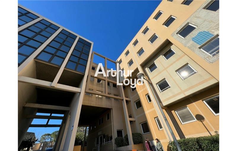 Location de bureau de 1 946 m² à Sophia Antipolis - 06560 photo - 1