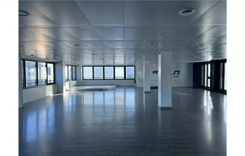Location de bureau de 177 m² à Tours - 37000