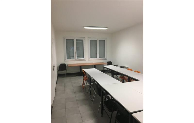 Location de bureau de 125 m² à Valence - 26000 photo - 1